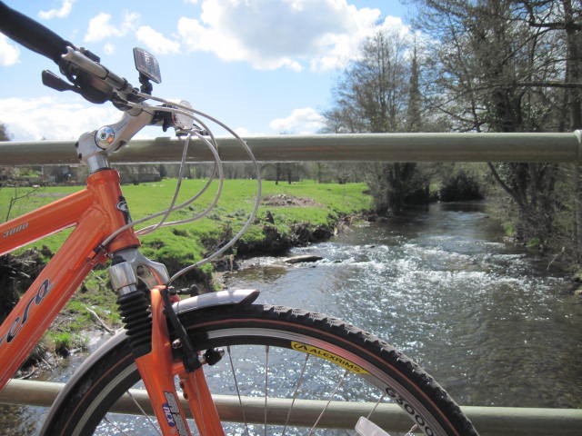 bike-on-bridge-river3